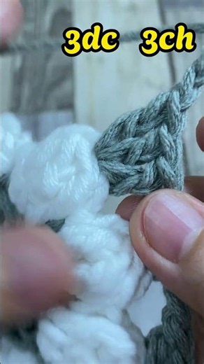 ONCE YOU TRY THIS SQUARE, YOU'LL WANT TO MAKE MORE IMMEDIATELY #short #grannysquare