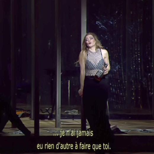 Our final performance of Bartok's Bluebeard's Castle combined with Poulenc's La Voix Humaine is tonight! What a special experience to reconnect with this extraordinary production by Krzysztof Warlikowski and his team, and to have these weeks in Naples with the orchestra and team of Teatro San Carlo! 🎥: Opéra national de Paris | Barbara Hannigan