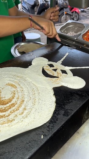 Most Artistic Micky Mouse Dosa Making In Mumbai | Spoons of Indore