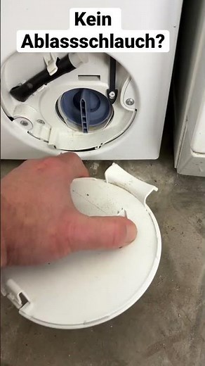 Waschmaschine Flusensieb leeren - kein Ablassschlauch? Kein Problem.