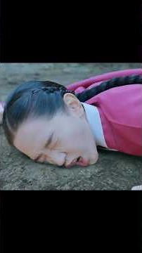 He Fell… and Woke Up as the Queen 😳 #mrqueen #kdramashorts #kdramarecap #commentary #koreandramas