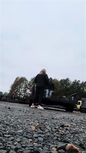 Another #WorkingWednesday! Getting this 14' Double A Utility ready to rollout! #FridaysTrailerSales #DoWork #Business #Trailers #DoubleATrailers #Texas #Texarkana https://loom.ly/2ttbULw