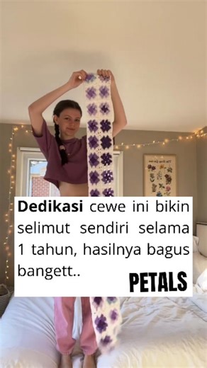 Petals l Media Lintas Galaxy on Instagram: "Hasil tidak mengkhianati proses eh.. Rajut merajut adalah kegiatan kerajinan tangan yang menggunakan benang dan jarum atau hakpen untuk membentuk kain, pakaian, atau aksesori dengan pola tertentu, yang tidak hanya bernilai estetika tetapi juga memiliki manfaat terapeutik karena dapat menenangkan pikiran. Aktivitas ini telah dilakukan sejak ratusan tahun lalu dan kini kembali populer sebagai hobi kreatif hingga peluang usaha rumahan. Fakta menariknya, m