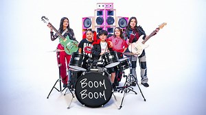 BOOM BOOM - Hermanitas de Yolo Aventuras | Mariana Vlog