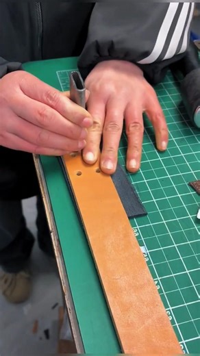Handmade Leather Belt Making 😲 #ytshorts #leathercomplex #leatherwork #leatherart #