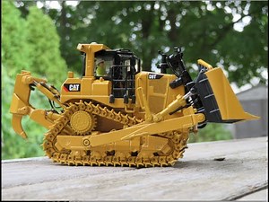 Diecast Masters 1:50 Caterpillar D9T Review 85944