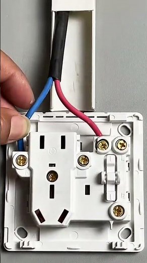 How to Easily Wire a Single Switch to Control Outlets