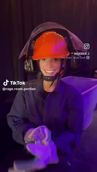 💥 Smash stress away in St. Johns! 🔨 Portland’s ultimate Rage Room experience — perfect for date night, team bonding, or just letting loose. 🥂⚡️ 📍 Rage Room Portland | St. Johns 🔥 Book your spot today and discover one of the most fun things to do in Portland! #RageRoomPortland #StJohnsPortland #ThingsToDoPortland #PortlandDateNight #PortlandActivities @