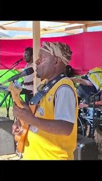 PNG’S VERY OWN COMEDIAN PERFORMS LIVE ON STAGE 😂🎶 | Amazing Musical Performance 🇵🇬
