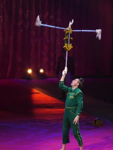 Daniel Simu - Acrobatics with a robot - 48th International Circus Festival of Monte-Carlo - 2026