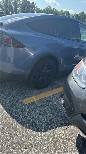 2026 Tesla Model X in the new blue color spotted!