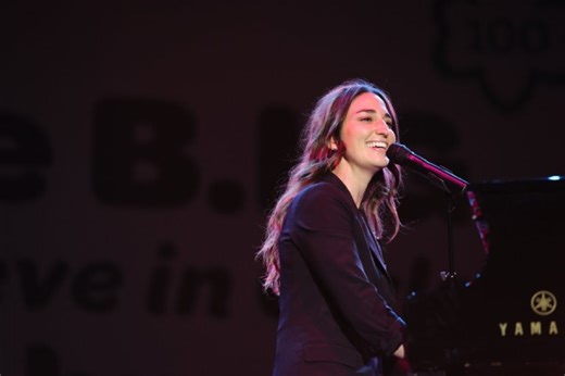 2-time Grammy winning singer marries boyfriend of nine years