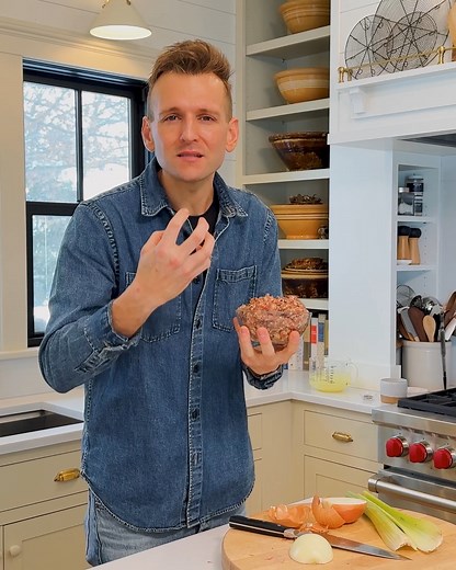 PRINT the recipe: https://www.wyseguide.com/creamy-corn-chowder/ I don’t know about you, but I love soup during the winter. I pretty much make it at least once a week when the cold winds blow, and this corn chowder is a favorite. You’re going to love it too! INGREDIENTS - 1 lb sweet or spicy Italian sausage - 2 stalks celery, diced - 1 onion, diced - 1 red bell pepper, diced - 4 russet or gold potatoes, washed and dried - 4 cups sweet corn (canned or frozen) - 1 1/2 tsp kosher salt - 1/2 tsp bla