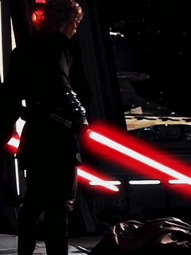 He’s so hot with red I can’t😩 #skywvlkerx_ #anakinskywalker #redlightsaber