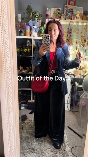Stylish Velvet Jacket Outfit for Special Occasions