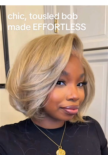 When the tousled bob is giving effortless chic like you knew it would 🤌🏽 @𝓛𝓪𝓛𝓪.𝓛𝓪𝓷𝓭 💫 styles Melted Hairline - Lace Front Wig - MH 123 to perfection in Cream Soda! #outrehair #outrewigs #lacefront #bobwig #shortwig