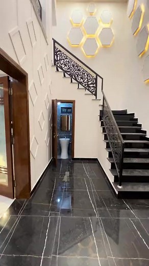 #viralfbreelsvideo #constructiondesignmanagement #constructiondesignplanning #besttilework #luxury #interiordesignerideas #luxurykitchendesign #besthousedesign #interiordesign #interior #interiordesignhome #interiordesignhomedecor #constructiondesignworks #homedecor | UK Constructions