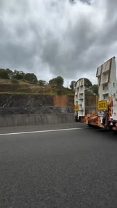 Repost from @all_camel_adventures 500 out on its first away job😍 #kenworth #oversize #heavyhaulage #trucksofinstagram k220bigcab | Kenworth Trucks