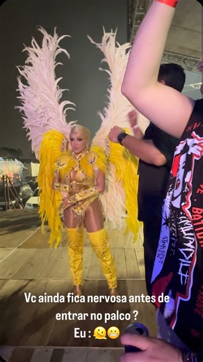 Viviane Batidão Oficial on Instagram: "É meu povo , chega a boca fica seca rs 💛"