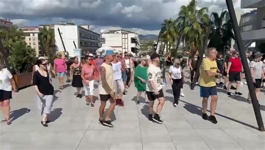 🍦WHIPPED CREAM🍦 A few weeks ago I was driving home from an event and on the hunt for some new music when this Prince classic from 1991 came on. I had never heard it before but instantly thought WOW that is so different 🤩 With the annual Turkey linedance holiday pending I saved it and was delighted to be able to share it with Niels & Jose ❤️❤️ Here’s a little sneak preview! Stepsheet will be out soon (after we have had a chance to teach it at upcoming events) Gary 😘 #linedance #choreography #