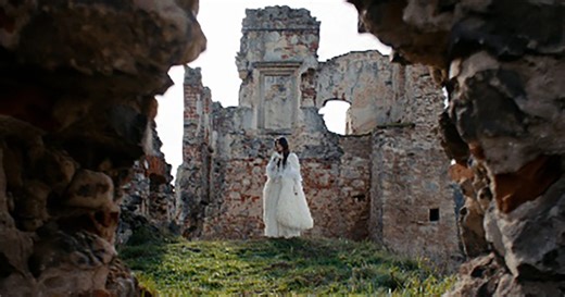 milet、TVアニメ『葬送のフリーレン』EDテーマ「The Story of Us」MVをプレミア公開！全編チェコで撮影