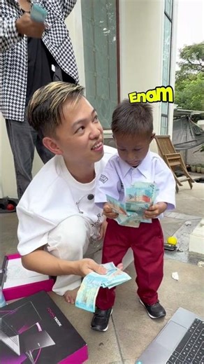 UNBOXING KK AL LAPTOP #game #games #fun #gaming #competition #challenge #share #play #tonicu