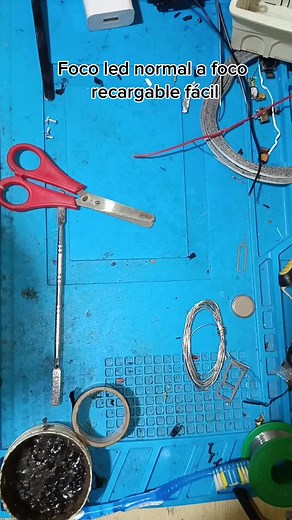 Cómo convertir un foco LED normal en un foco recargable de 24 horas de duración