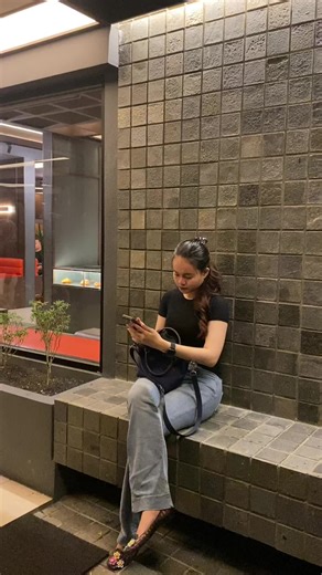 Selera musik kita berbeda tp selera ku ttep km ko🤪😆