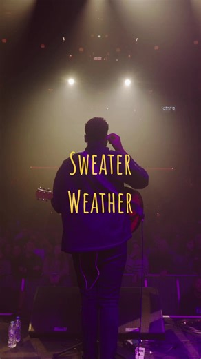 Replying to @RoyCropper Amazing support on the cover i put out on all platforms, thank you so much ❤️ inside this place is warm, outside it starts to pour #sweaterweather #theneighbourhood #singing #liveperformance