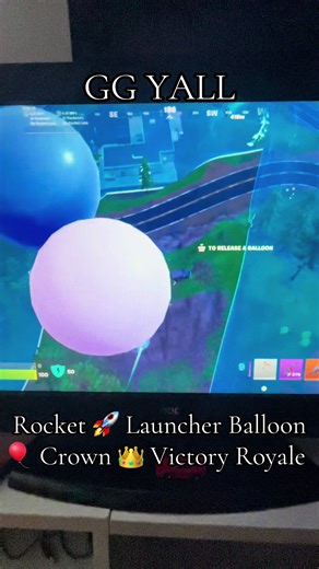 #fyp #rocketlauncher #balloons #crownvroyale #endgameepicwin Am I The First Person To Do This Let Me Know Yall