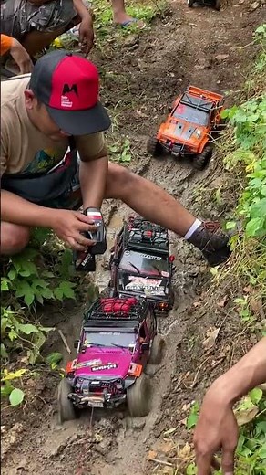 RC Cars Get Stuck in the Mud || ViralHog