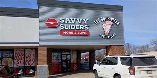 Savvy Sliders, Fat Boy’s Pizza co-branded restaurant holds grand opening Thursday
