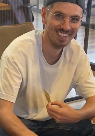 Learning with games… a good way to learn a new language? 🎮🗣️ Learning a language in the classroom is essential, we all need basic vocabulary to start communicating. But the real magic happens when you practice in real-life situations. That’s why our partner schools use fun, interactive techniques and games to teach real conversations, so students can actually use the Spanish they’re learning. 🎉📚 With We Study Spanish, you can choose from 7  destinations to start your Spanish journey, and Col