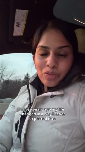 Shani Esparaz M.D. DipABLM | Coach For Women In Healthcare on Instagram: "First- comment “WAITLIST” to get the link to save your seat- you don’t want to miss this! Now…If you’re exhausted from seeing way more patients than is humanly possible… If your EMR and inbox feel like an avalanche you can’t get ahead of… If you’re juggling paperwork, kids’ activities, holiday chaos, and still trying not to drown— You’re not the problem. The system is overwhelming. But your mindset and the way you manage y