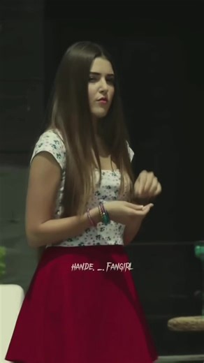 Hande Erçel's Stunning Attitude Looks