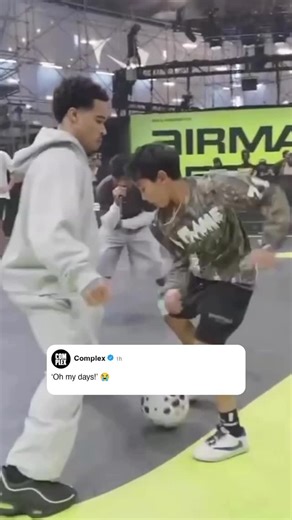 COMPLEX on Instagram: "First nutmeg in ComplexCon history 😮‍💨"