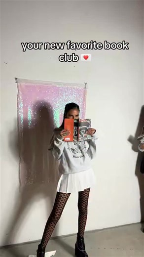 upcoming events: ✨ All My Relations x NDN Girls Book Club read THUNDER SONG, Jan. 25th at 10am PT, Tidelands (@this.is.tidelands) and via Zoom! Next: THEORY OF WATER, 3/25 at 10am PT. 💗 BLUE CORN FESTIVAL is back! 3/7 in PHX, AZ ✨ plus… new reading list— subscribe to our newsletter! www.ndngirlsbookclub.org 💌 & we have a workshop led by @mintytealove happening this month :) | NDN Girls Book Club