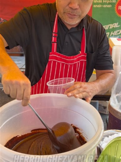 Streetfood kuliner: jajanan makanan populer di jalan