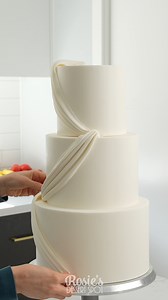 Effortless and elegant fondant swags #weddingcake #fondantcake #cakedesign #cakeart | Rosie's Dessert Spot