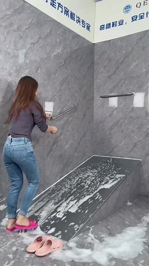 Creative Anti-Slip Household Slippers Review