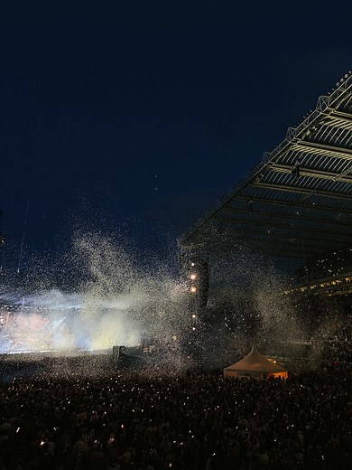 not bad Sam, not bad 🖤🤍 @Sam Fender #newcastle #stjamespark #samfender #thedyinglight #foralltheoneswhodidntmakethenight #nufc #livemusic #hydepark #london
