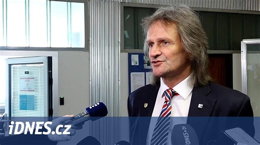 Rezignovat určitě nebudu, vzkazuje děkan Ševčík - iDNES.tv