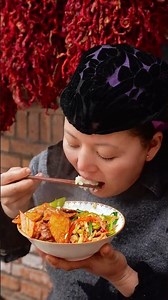 PART 3 袅袅烟火中，即使一碗简单的土豆炒牛肉盖饭，也是平凡... l