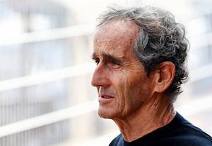 Alain Prost pris pour cible : la rivalité avec Senna refait surface et la FIA intervient