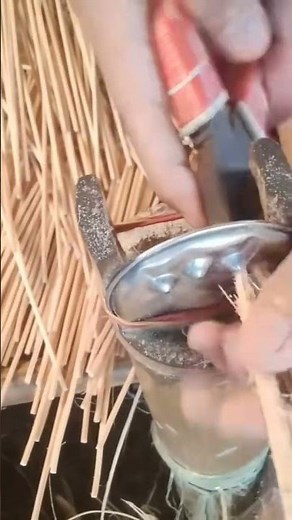 It turns out this is how to make bamboo skewers with simple tools