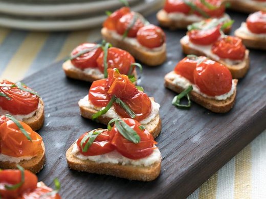 Roasted Tomato, Ricotta and Basil Crostini