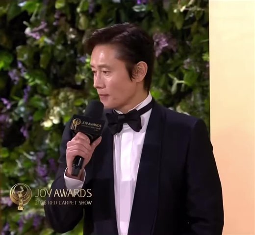 Lee Byung Hun's Stunning Appearance at JOY AWARDS 2026