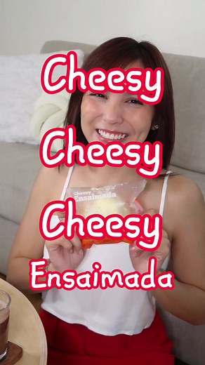 Merienda time!!! Dropped by my favorite Red Ribbon branch and hoarded some of my all time faves. I love that my faves are super affordable!!! P35 nalang yung Cheesy Ensaimada, P30 yung Butter Mamon, and P345 nalang yung Triple Chocolate Roll. Grabe super love it and nakarami talaga ako. Same great taste but with better prices!!! Kaya naman happy tummy na naman ang person♥️♥️♥️