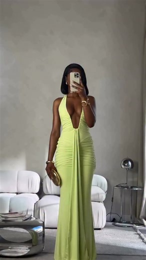 ＬＯＲＥＲＥＩ on Instagram: "V E R T• DESCRIPTION: Item: gown Fabric composition: curated from premium stretch poly spandex Color: Green.Burgundy. black. White Size: US 4-14 Price: KES 4800/$48 FIT & Model information: S(4-6) m(8-10) l(12-14) Model is wearing S Stretch factor 2/3 To order: DM picture of item, size, color and a detailed delivery address information. DELIVERY WINDOW: •Within Nairobi 1-6hours •Outside Nairobi 24 hours •Within East Africa 24hrs (via DHL) •Outside East Africa 3-4 working d