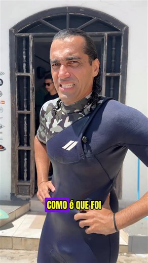 PROCURA-SE GLIDER 9’10”: visto pela última vez nos pés do @tiago.bulhoes Mas também… com um shape desses do @neco.carbone, quem teria pressa em devolver? . . Wanted: our 9’10” Glider Last seen under the feet of @tiago.bulhoes, who seems to be having a pretty good time with it. . . @newadvancestore @newadvance.portugal @newadvance_taiwan . . #newadvance #glider #longboard #adoramossurfar | New Advance Surfboards